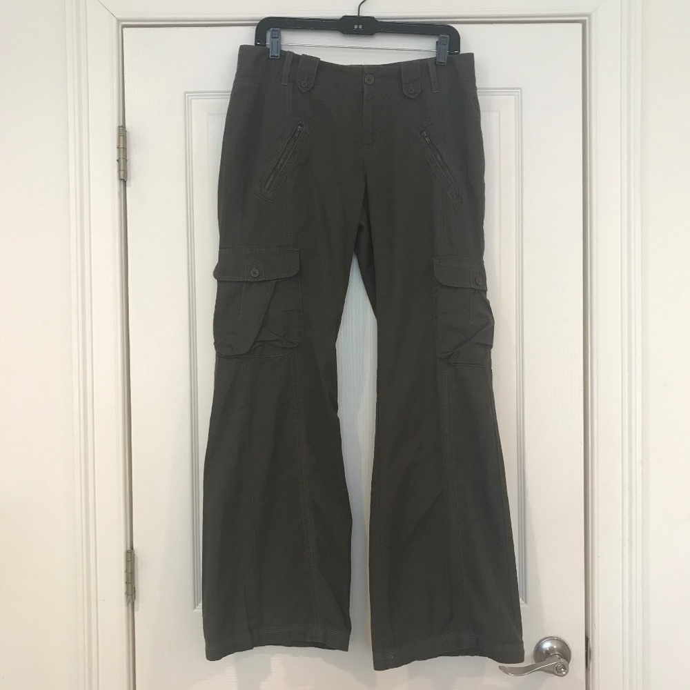 DKNY Jeans Active Cargo Pants in Khaki